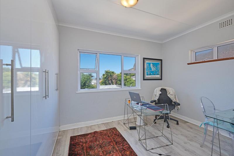 6 Bedroom Property for Sale in Fish Hoek Western Cape